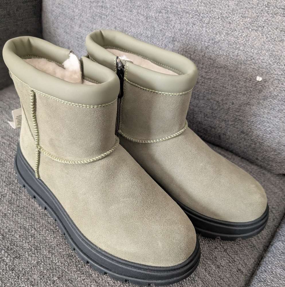 KOOLABURRA BY UGG Women's Koola Mini Hybrid Booties In Green - Picture 2 of 9